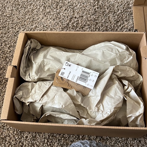 YZY KNIT RNR - Picture 4 of 4